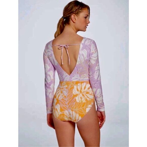 New. CALIA by Carrie Underwood rash guard. Retails $99. Size 12 - Picture 3 of 10